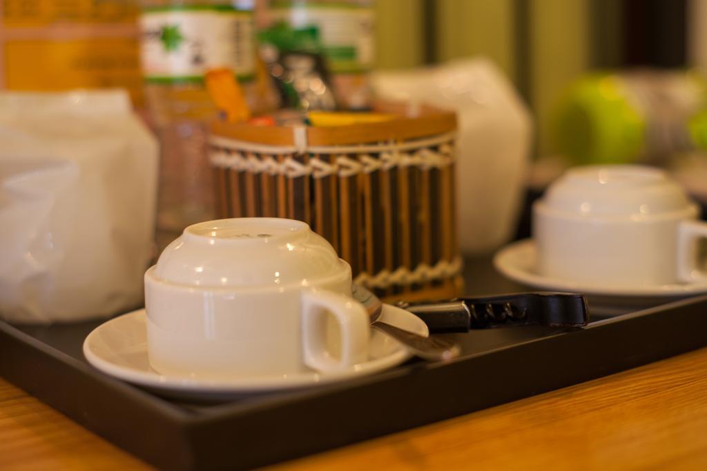 Iris Boutique Hotel Hanoi Bagian luar foto