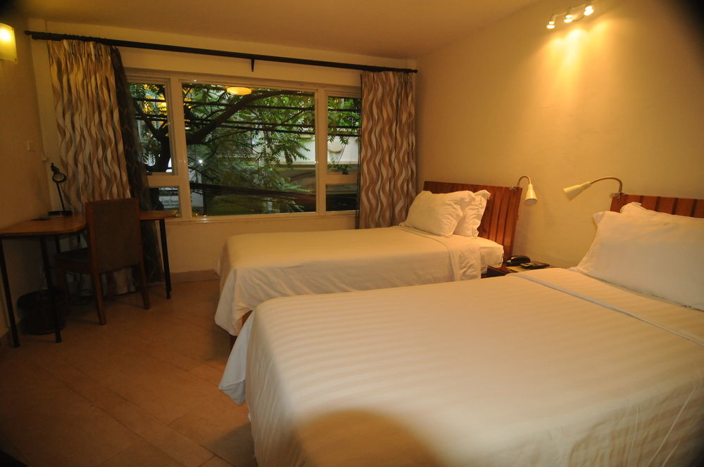 Iris Boutique Hotel Hanoi Bagian luar foto