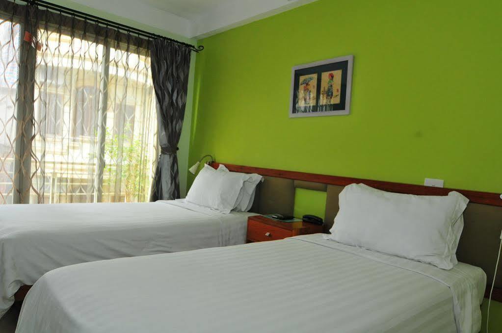 Iris Boutique Hotel Hanoi Bagian luar foto
