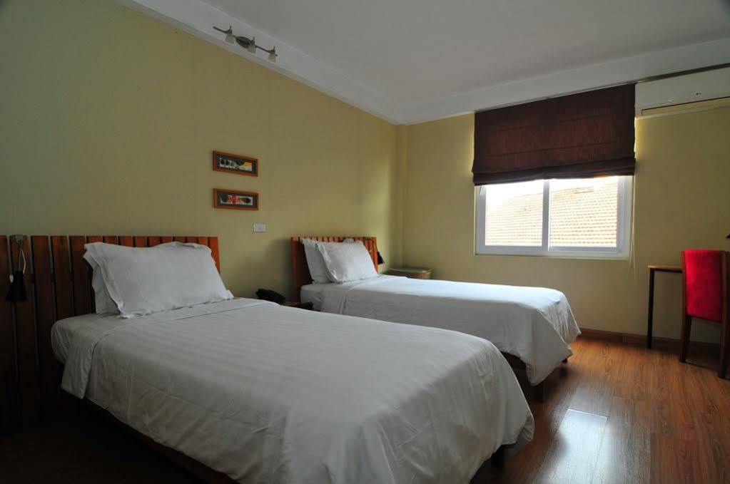 Iris Boutique Hotel Hanoi Bagian luar foto