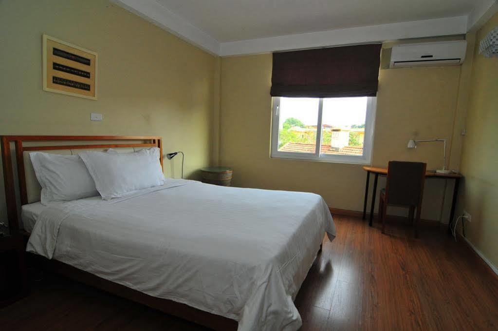 Iris Boutique Hotel Hanoi Bagian luar foto