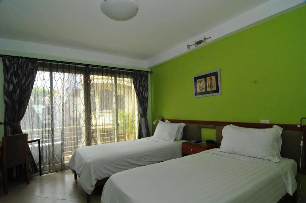 Iris Boutique Hotel Hanoi Bagian luar foto